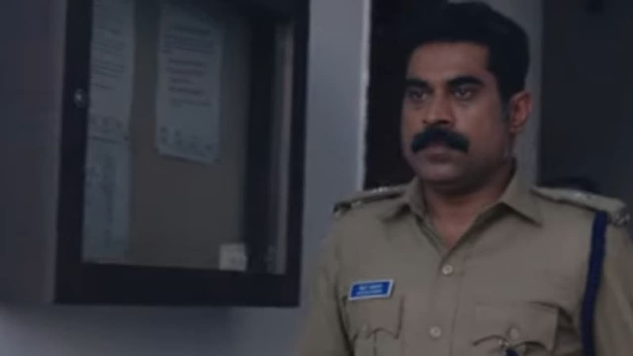 Jana Gana Mana song : പൊലീസ് ഓഫീസറായി സുരാജ്, 'ജന ഗണ മന' വീഡിയോ ഗാനം പുറത്ത് Jana Gana Mana song : പൊലീസ് ഓഫീസറായി സുരാജ്, 'ജന ഗണ മന' വീഡിയോ ഗാനം പുറത്ത്