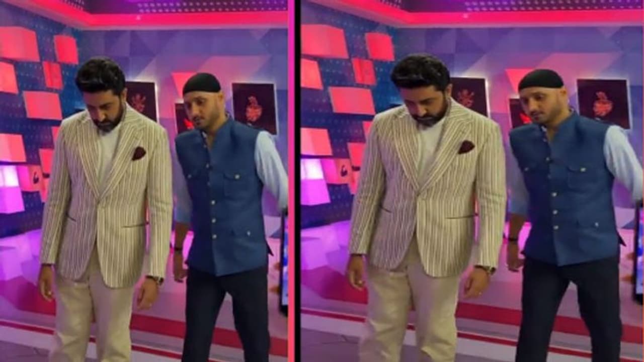 IPL Studio में लंगड़ाते दिखें हरभजन सिंह और अभिषेक बच्चन, Video देख फैंस ले रहे मजे IPL Studio में लंगड़ाते दिखें हरभजन सिंह और अभिषेक बच्चन, Video देख फैंस ले रहे मजे