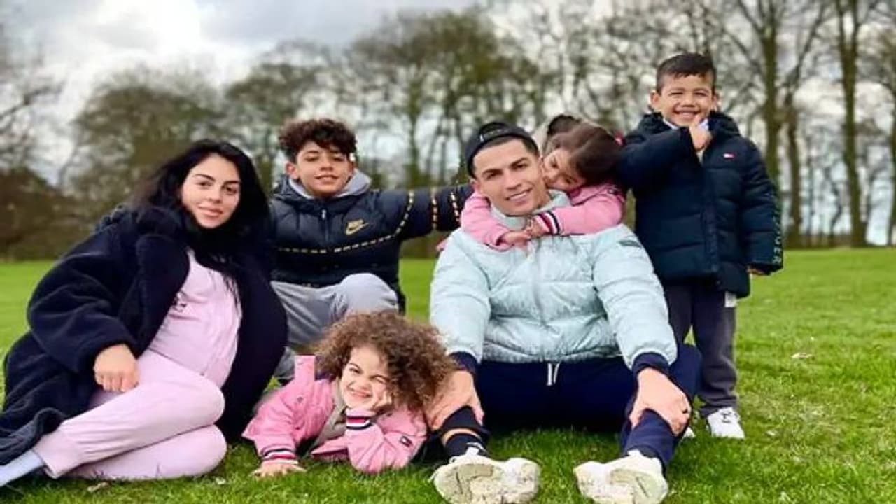 Cristiano Ronaldo: மகன் உயிரிழப்பு... வேதனையின் உச்சத்தில் இரங்கல் செய்தி வெளியிட்ட கிறிஸ்டியானோ ரொனால்டோ..!