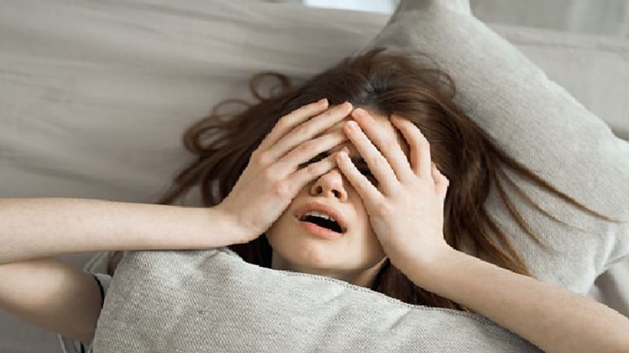 সপ্তাহ শেষে হ্যাংওভার দূর করে এই পদ্ধতিতে শরীরকে করুন ডিটক্সিফাই সপ্তাহ শেষে হ্যাংওভার দূর করে এই পদ্ধতিতে শরীরকে করুন ডিটক্সিফাই