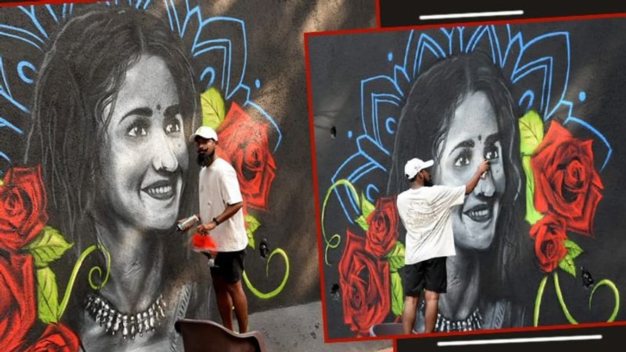 লাল গোলাপের মাঝে ফুটে উঠল আলিয়ার নিখুঁত মুখ, বান্দ্রার দেওয়াল জুড়ে রাজ করছেন রণবীর ঘরনি লাল গোলাপের মাঝে ফুটে উঠল আলিয়ার নিখুঁত মুখ, বান্দ্রার দেওয়াল জুড়ে রাজ করছেন রণবীর ঘরনি