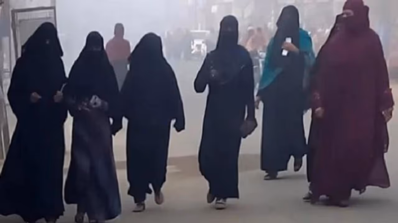 यूपी हाईकोर्ट का मुस्लिम महिलाओं के हक में महत्वपूर्ण फैसला, तलाकशुदा को भी पति से गुजारा भत्ता पाने का अधिकार यूपी हाईकोर्ट का मुस्लिम महिलाओं के हक में महत्वपूर्ण फैसला, तलाकशुदा को भी पति से गुजारा भत्ता पाने का अधिकार