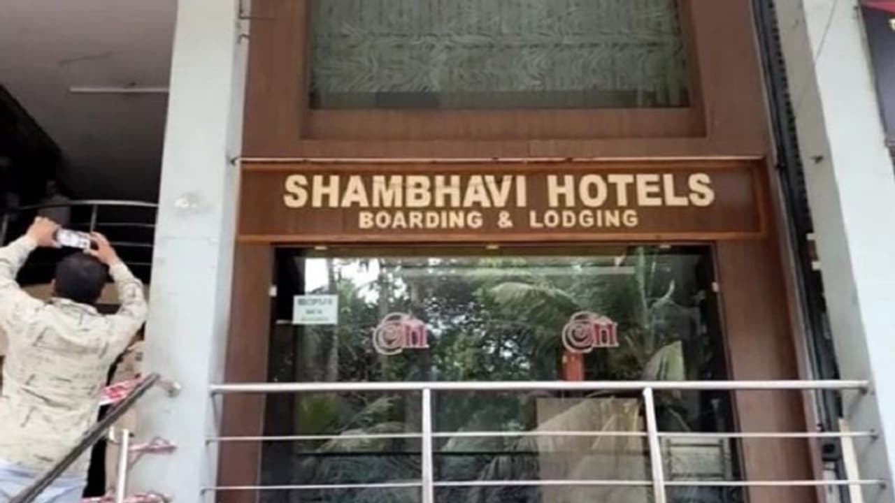 ಸಂತೋಷ್ ಪಾಟೀಲ್ ಆತ್ಮಹತ್ಯೆ ಮಾಡಿಕೊಂಡಿದ್ದ ಲಾಡ್ಜ್ನಲ್ಲಿ ಮತ್ತೊಂದು ಸುಸೈಡ್ ಸಂತೋಷ್ ಪಾಟೀಲ್ ಆತ್ಮಹತ್ಯೆ ಮಾಡಿಕೊಂಡಿದ್ದ ಲಾಡ್ಜ್ನಲ್ಲಿ ಮತ್ತೊಂದು ಸುಸೈಡ್