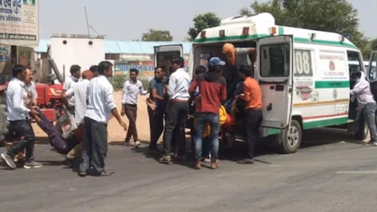 राजस्थान में भयानक एक्सीडेंट: एक ही परिवार के 11 लोगों की दर्दनाक मौत, सड़क पर बिछ गईं खून से लथपथ लाशें