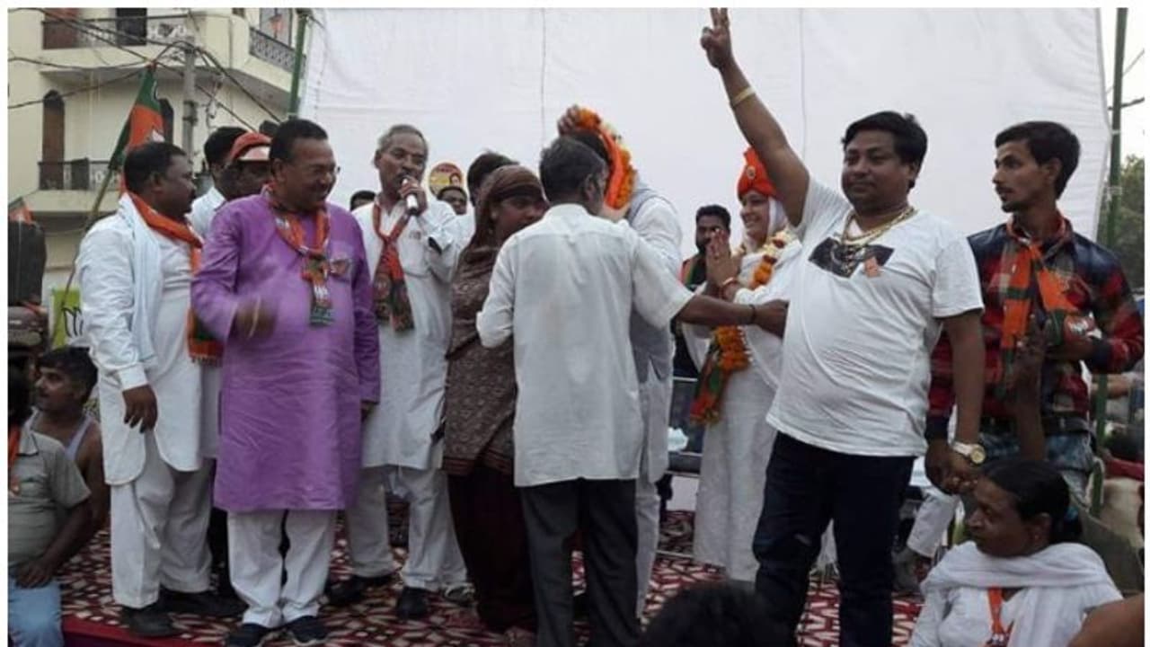 ദില്ലി ജഹാംഗിർപുരി അക്രമം: പ്രധാന പ്രതി അൻസാർ ഏത് പാർട്ടിക്കാരൻ?; തർക്കവുമായി ബിജെപിയും എഎപിയും ദില്ലി ജഹാംഗിർപുരി അക്രമം: പ്രധാന പ്രതി അൻസാർ ഏത് പാർട്ടിക്കാരൻ?; തർക്കവുമായി ബിജെപിയും എഎപിയും