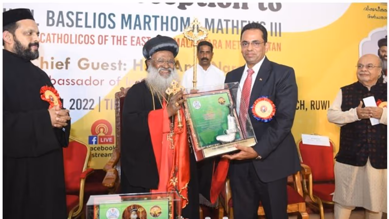 ഒമാനിലെത്തിയ മാത്യൂസ് തൃതീയന് കാതോലിക്കാ ബാവക്ക് ഇന്ത്യന് സമൂഹത്തിന്റെ ആദരവ് ഒമാനിലെത്തിയ മാത്യൂസ് തൃതീയന് കാതോലിക്കാ ബാവക്ക് ഇന്ത്യന് സമൂഹത്തിന്റെ ആദരവ്