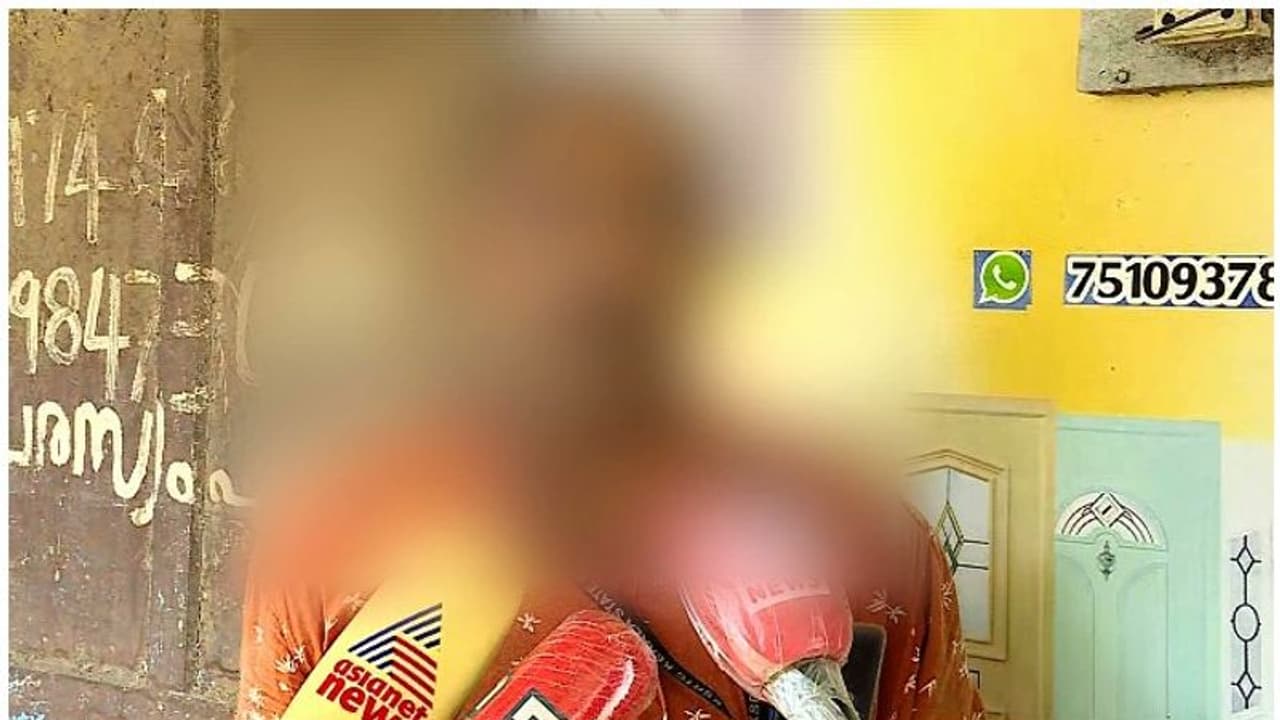 KSRTC : കെഎസ്ആര്ടിസി സൂപ്പര് ഡീലക്സ് ബസിലെ പീഡനശ്രമം; ഡ്രൈവർക്ക് സസ്പെൻഷൻ KSRTC : കെഎസ്ആര്ടിസി സൂപ്പര് ഡീലക്സ് ബസിലെ പീഡനശ്രമം; ഡ്രൈവർക്ക് സസ്പെൻഷൻ