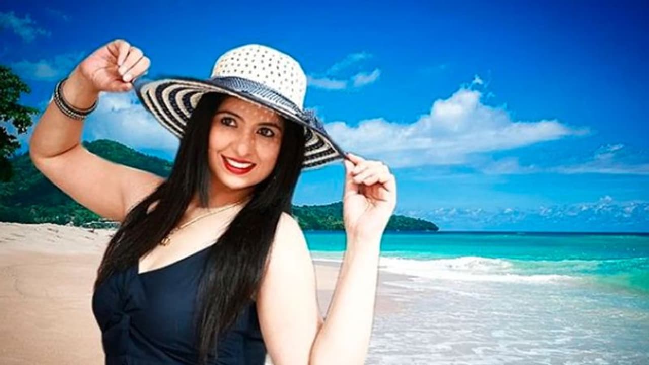 किस बात पर भड़क उठीं शमी की बीवी हसीन जहां, कहा धोनी और कोहली की पत्नियों पर कमेंट क्यों नहीं करते हो किस बात पर भड़क उठीं शमी की बीवी हसीन जहां, कहा धोनी और कोहली की पत्नियों पर कमेंट क्यों नहीं करते हो