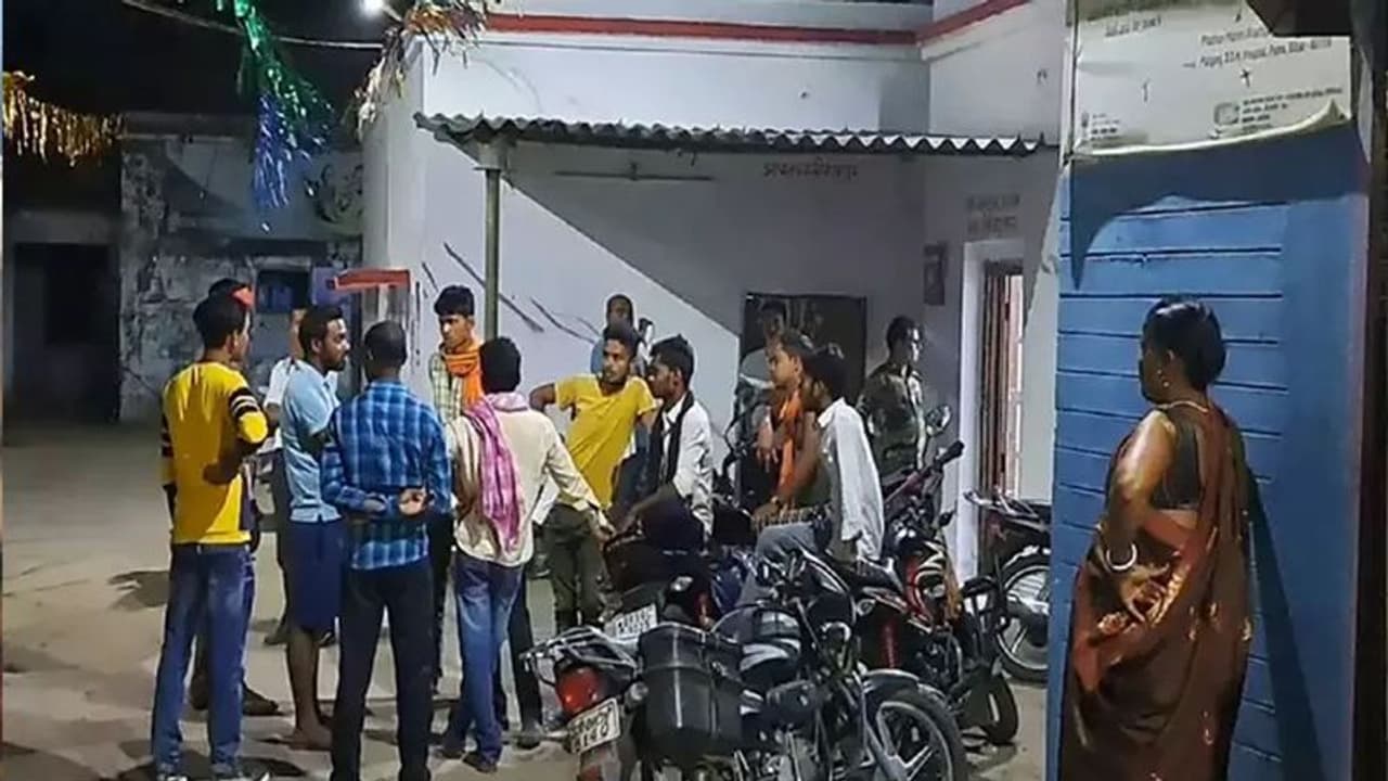 बिहार का खतरनाक जीजा, साली ने मोबाइल नंबर ब्लॉक किया तो कर दी चाकुओं की बौछार, पूरी बॉडी खून से सान दी बिहार का खतरनाक जीजा, साली ने मोबाइल नंबर ब्लॉक किया तो कर दी चाकुओं की बौछार, पूरी बॉडी खून से सान दी