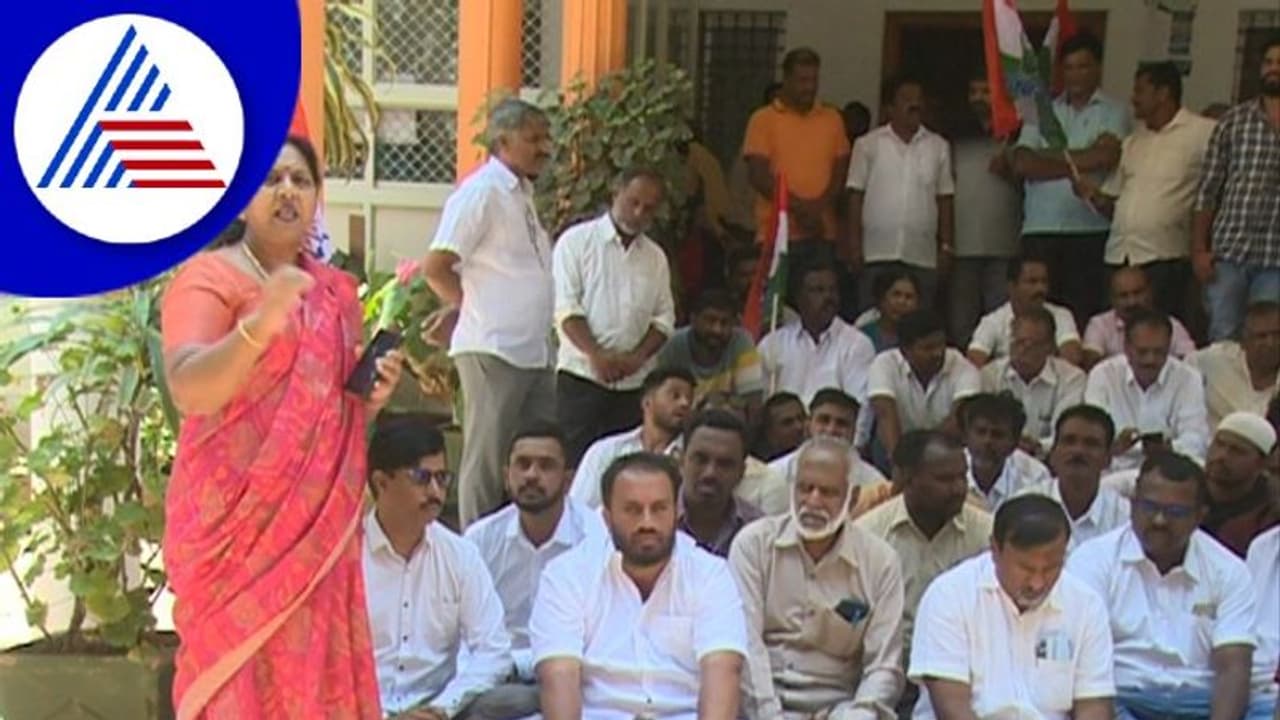 Garbage collection fee Hike ಚಿಕ್ಕಮಗಳೂರು ನಗರಸಭೆ ಕಸ ಸಂಗ್ರಹ ವಿರುದ್ಧ ಕಾಂಗ್ರೆಸ್ ಪ್ರತಿಭಟನೆ Garbage collection fee Hike ಚಿಕ್ಕಮಗಳೂರು ನಗರಸಭೆ ಕಸ ಸಂಗ್ರಹ ವಿರುದ್ಧ ಕಾಂಗ್ರೆಸ್ ಪ್ರತಿಭಟನೆ