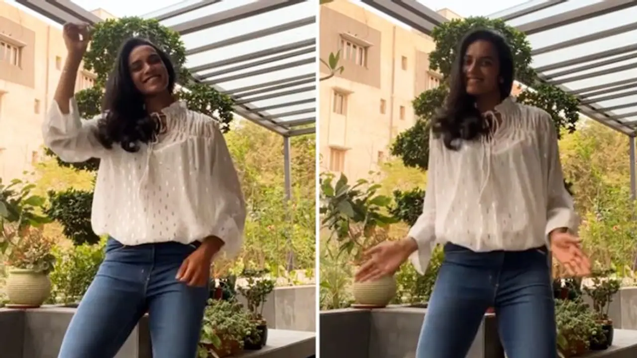  మరోసారి వైరల్ పాటలకు స్టెప్పులతో అదరగొట్టిన పీవీ సింధు..!