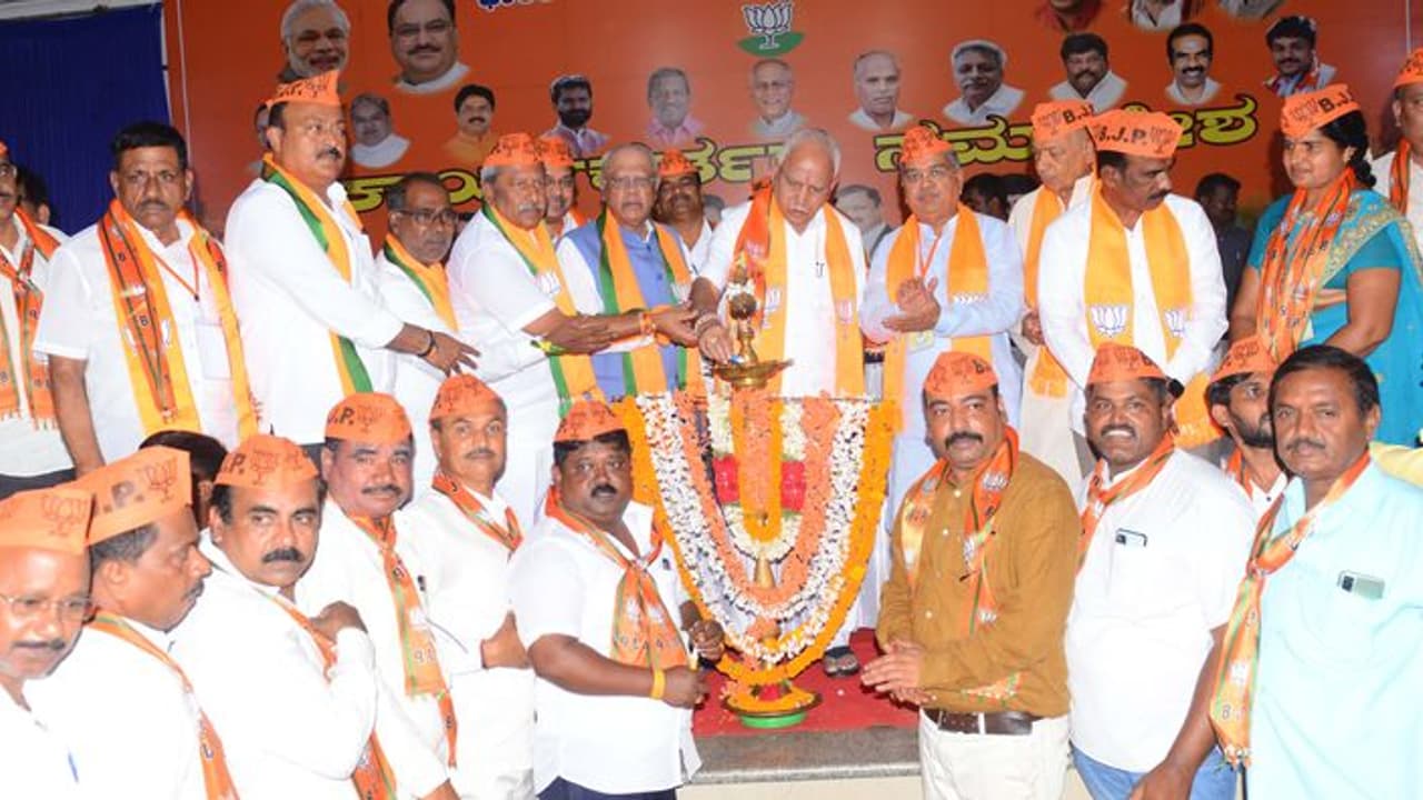 Karnataka Politics: ಬಿಜೆಪಿ ಮತ್ತೆ ಅಧಿಕಾರಕ್ಕೆ ತರೋವರೆಗೂ ವಿಶ್ರಮಿಸಲ್ಲ: ಬಿಎಸ್ವೈ Karnataka Politics: ಬಿಜೆಪಿ ಮತ್ತೆ ಅಧಿಕಾರಕ್ಕೆ ತರೋವರೆಗೂ ವಿಶ್ರಮಿಸಲ್ಲ: ಬಿಎಸ್ವೈ