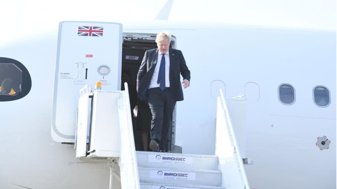 బోరిస్ జాన్సన్ ఇండియా టూర్: కలోనియల్ ఘటనపై క్షమాపణకై డిమాండ్ బోరిస్ జాన్సన్ ఇండియా టూర్: కలోనియల్ ఘటనపై క్షమాపణకై డిమాండ్