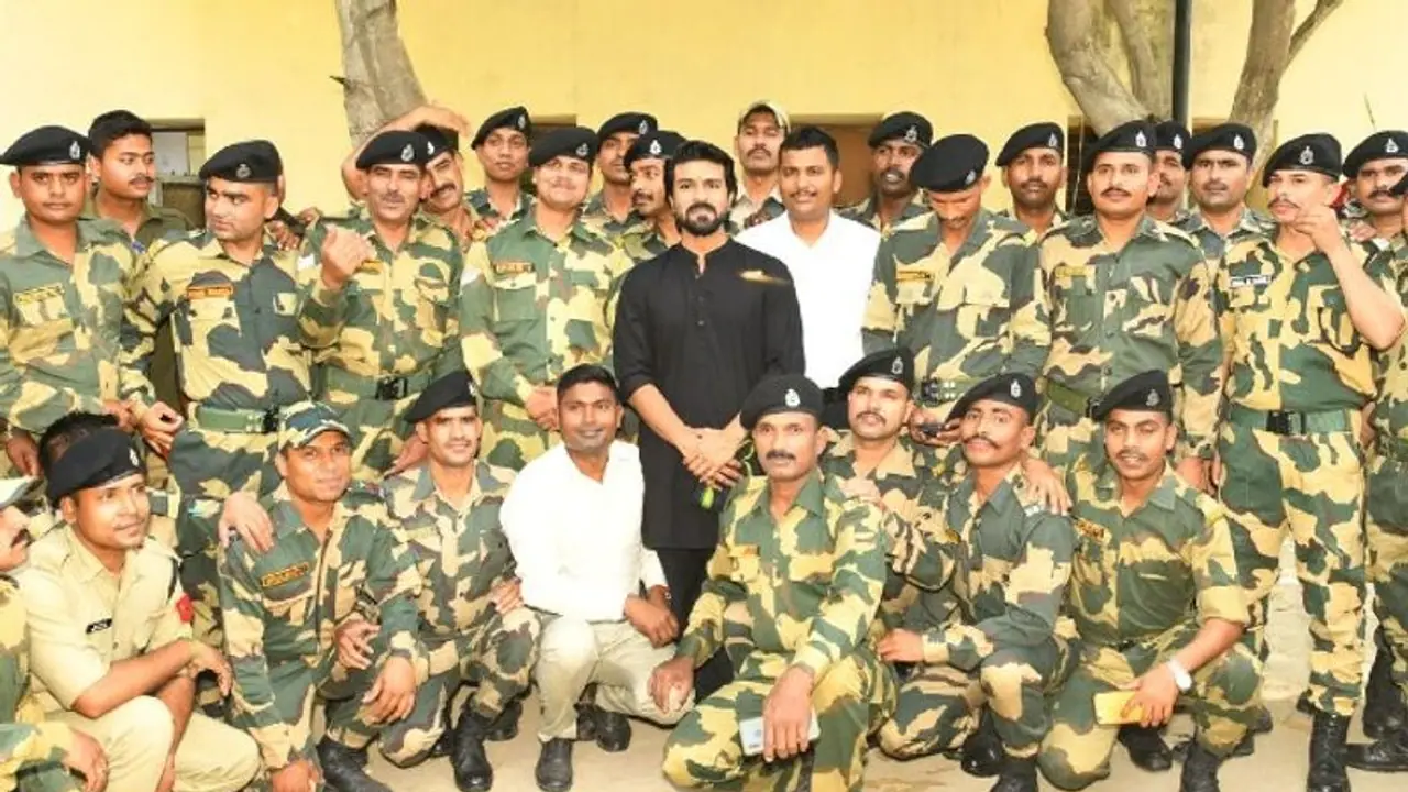 Ram Charan Craze: జవాన్ల మధ్య మెగా పవర్ స్టార్, కలిసి భోజనం చేసి, సందడి చేసిన రామ్ చరణ్ Ram Charan Craze: జవాన్ల మధ్య మెగా పవర్ స్టార్, కలిసి భోజనం చేసి, సందడి చేసిన రామ్ చరణ్