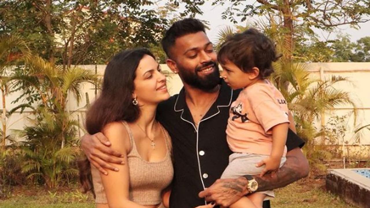 बेड पर जाते ही हार्दिक पांड्या को करना पड़ता है ये काम, नहीं तो रात भर चैन से सो नहीं पाते