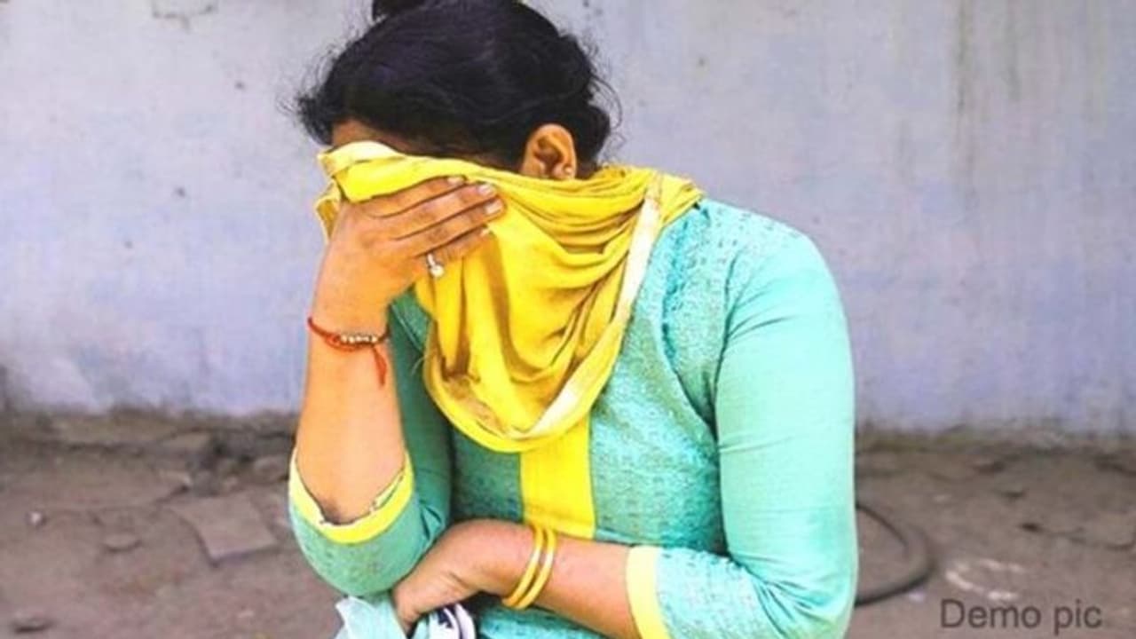 तीन शादियां और चौथी से दिल लगा बैठा, लेकिन बीवी ने ही पति को दी दर्दनाक मौत, छत्तसीगगढ़ की शॉकिंग कहानी तीन शादियां और चौथी से दिल लगा बैठा, लेकिन बीवी ने ही पति को दी दर्दनाक मौत, छत्तसीगगढ़ की शॉकिंग कहानी