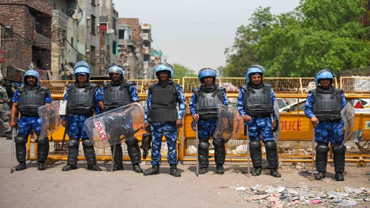 হিন্দু না মুসলিম কার মদতে হয়েছে দিল্লির জাহাঙ্গিরপুরী জাতি হিংসা, সামনে এল চাঞ্চল্যকর তথ্য হিন্দু না মুসলিম কার মদতে হয়েছে দিল্লির জাহাঙ্গিরপুরী জাতি হিংসা, সামনে এল চাঞ্চল্যকর তথ্য