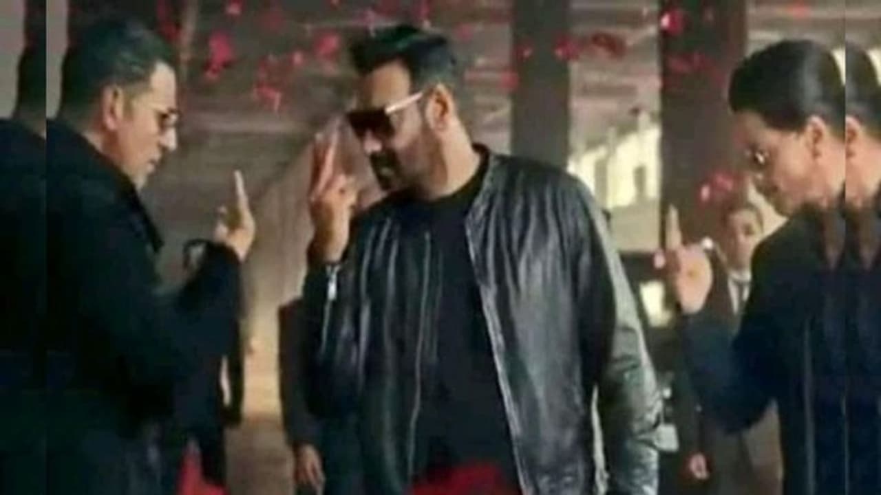 Boycott Bollywood : షారుక్ ఖాన్, అజయ్ దేవ్ గన్, అక్షయ్ కుమార్ పై నెటిజన్ల ఫైర్.. పద్మశ్రీ తిరిగివ్వాలి డిమాండ్ Boycott Bollywood : షారుక్ ఖాన్, అజయ్ దేవ్ గన్, అక్షయ్ కుమార్ పై నెటిజన్ల ఫైర్.. పద్మశ్రీ తిరిగివ్వాలి డిమాండ్