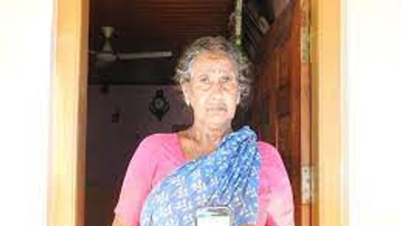 ஷாக்.. ! மூன்று லைட் தான் இருக்கு.. ஆனால் மின் கட்டனம் ரூ. 25,000.. இறுதியில் நடந்தது..? ஷாக்.. ! மூன்று லைட் தான் இருக்கு.. ஆனால் மின் கட்டனம் ரூ. 25,000.. இறுதியில் நடந்தது..?