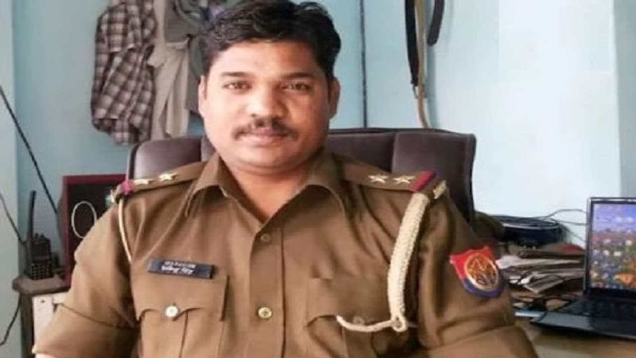 'करोड़पति दारोगा' धर्मेंद्र सिंह के खिलाफ दर्ज हुआ मुकदमा, जांच में मिली आय से 134 फीसदी ज्यादा की संपत्ति 'करोड़पति दारोगा' धर्मेंद्र सिंह के खिलाफ दर्ज हुआ मुकदमा, जांच में मिली आय से 134 फीसदी ज्यादा की संपत्ति