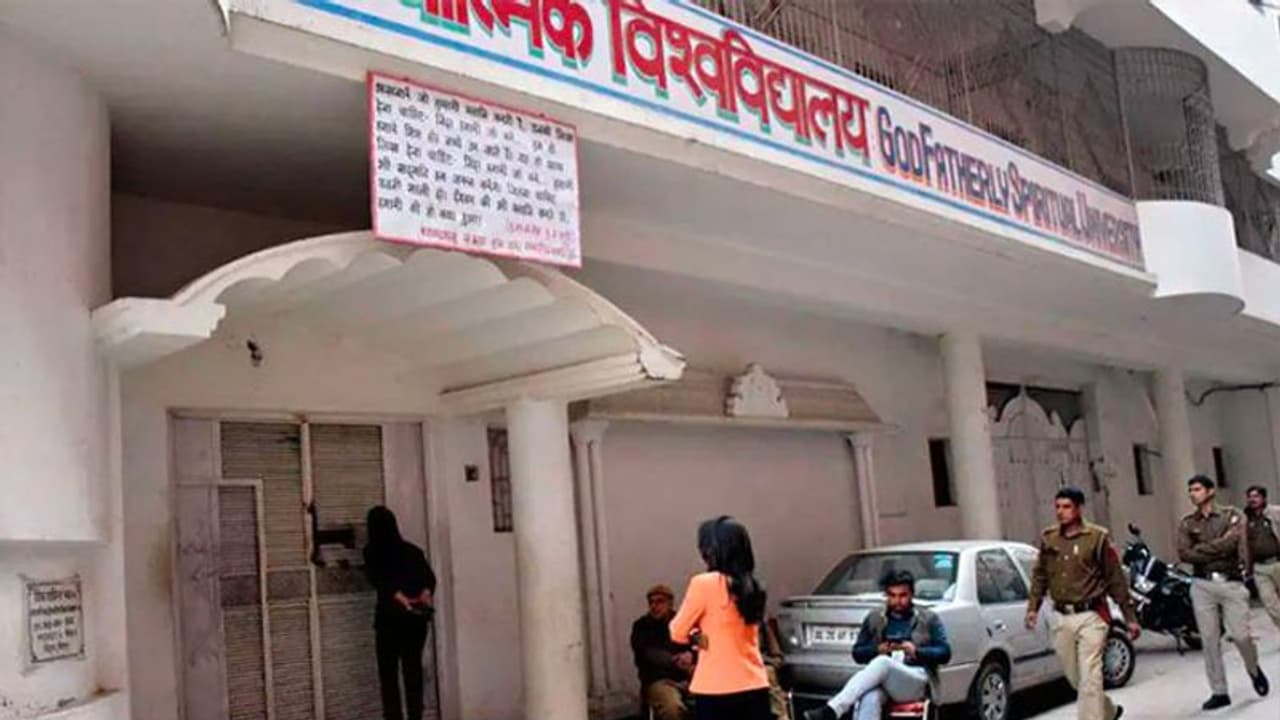 आश्रम में होती थी नग्न परेड, महिलाओं से कहते खुले में नहाओ, 80 औरतों से हुआ रेप