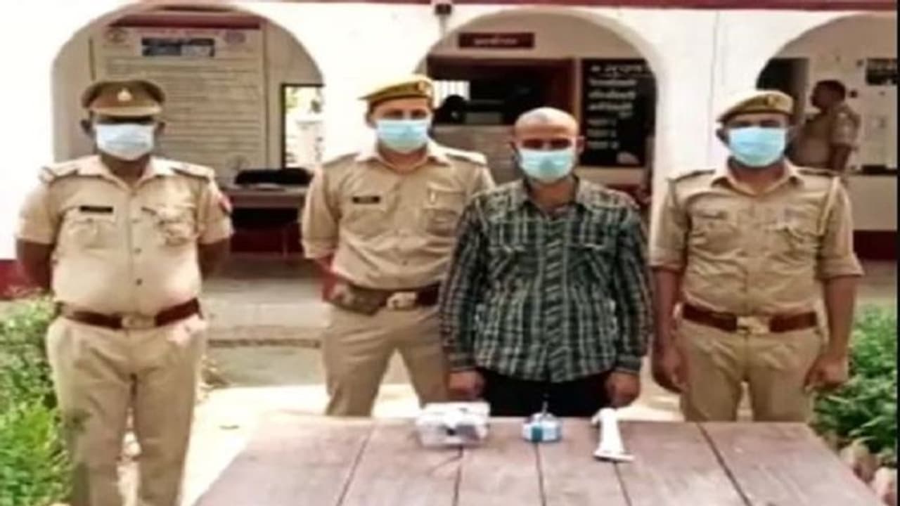 पत्नी को लेकर फरार हुए पड़ोसियों से बदला लेने के लिए युवक ने अपनी ही मां की हत्या की, पुलिस को ऐसे किया गुमराह पत्नी को लेकर फरार हुए पड़ोसियों से बदला लेने के लिए युवक ने अपनी ही मां की हत्या की, पुलिस को ऐसे किया गुमराह