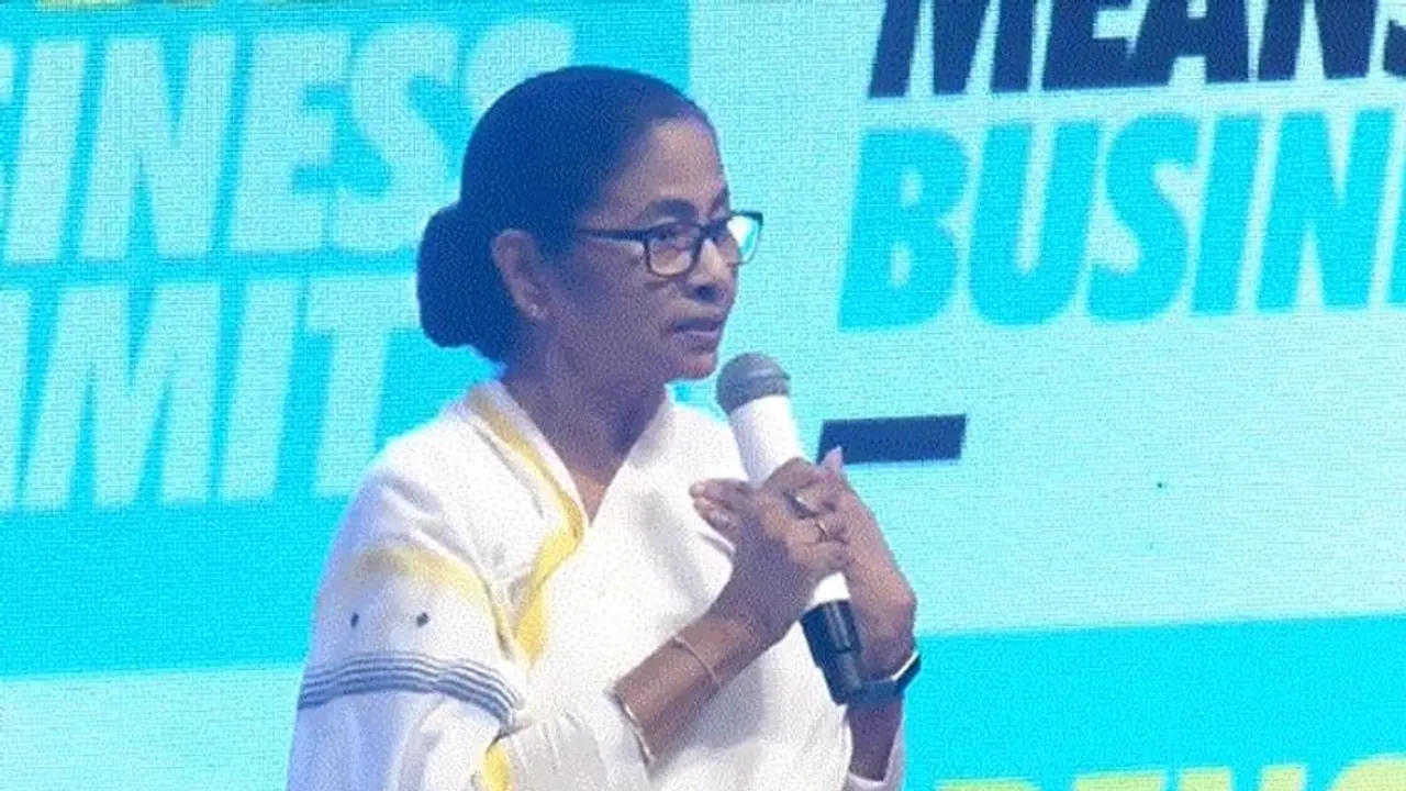'বাংলা বুলডোজারে নয়, ঐক্যে বিশ্বাস রাখে', বাণিজ্য সম্মেলনে কাকে নিশানা মমতার