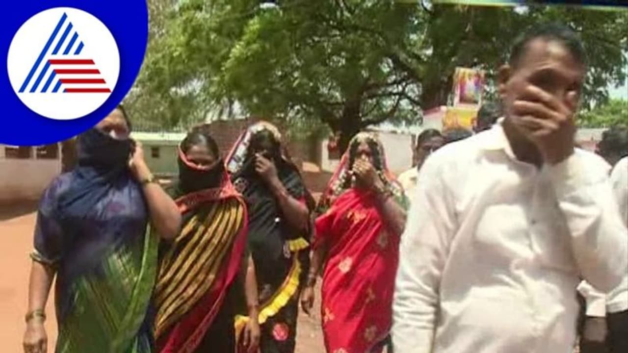 ಇಡೀ ಗ್ರಾಮದ ಜನ ಮೂಗು ಮುಚ್ಕೊಂಡೇ ಊರು ತಿರುಗ್ತಾರೆ! ಇಡೀ ಗ್ರಾಮದ ಜನ ಮೂಗು ಮುಚ್ಕೊಂಡೇ ಊರು ತಿರುಗ್ತಾರೆ!