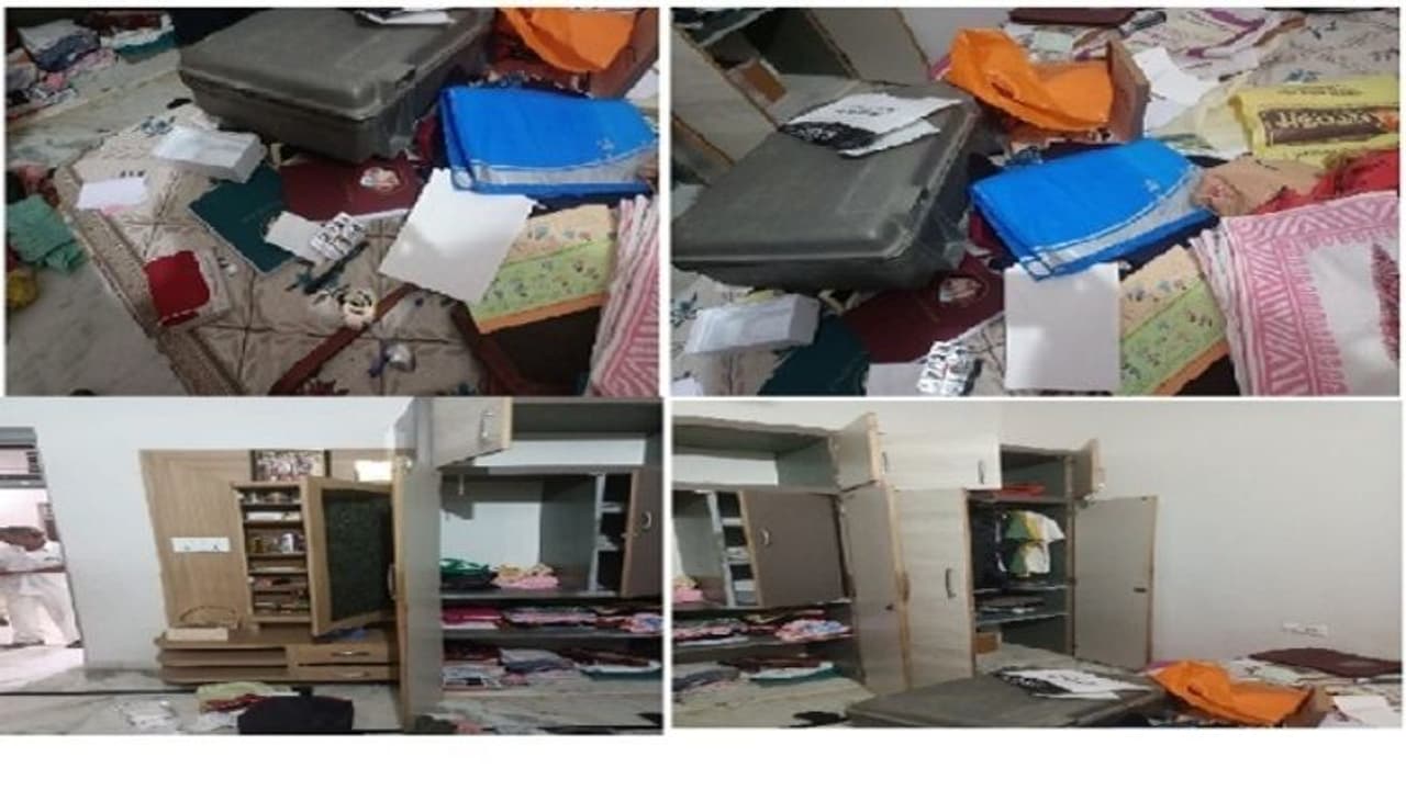 राजस्थान में परिवार में सात लोगों की मौत,पसरा था मातम,तभी चोरों ने उजाड़ दिया घर राजस्थान में परिवार में सात लोगों की मौत,पसरा था मातम,तभी चोरों ने उजाड़ दिया घर