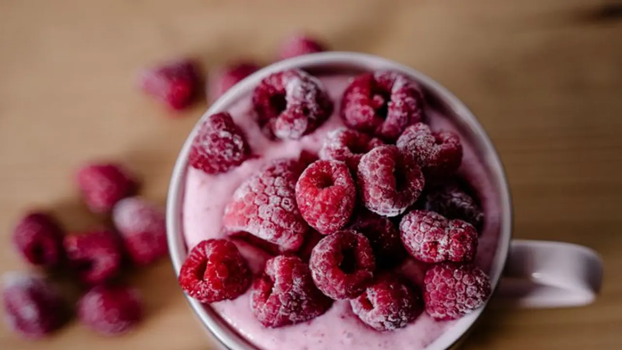 என்னது இந்த பழத்தில் இவ்வளவு நன்மைகள் நிறைந்து இருக்கா?என்னன்னு தெரிஞ்சுக்க இதை படிங்க..!!