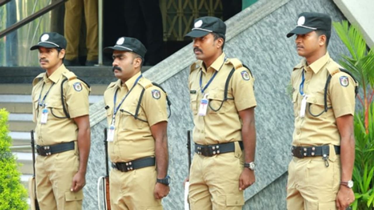 ഹൈക്കോടതിയുടേയും ജഡ്ജിമാരുടേയും സുരക്ഷാചുമതല ഇനി എസ്.ഐ.എസ്.എഫിന് ഹൈക്കോടതിയുടേയും ജഡ്ജിമാരുടേയും സുരക്ഷാചുമതല ഇനി എസ്.ഐ.എസ്.എഫിന്