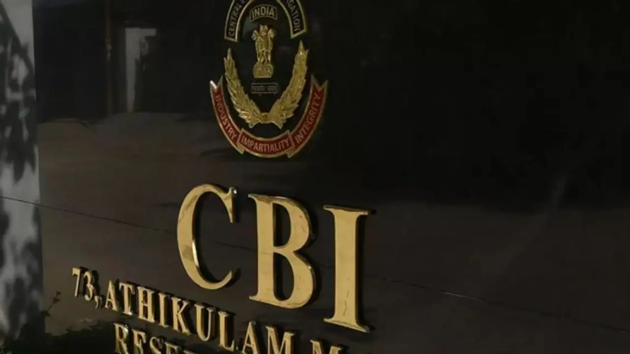 എൻഎസ്ഇ ക്രമക്കേട്: അന്വേഷണത്തിന്റെ രണ്ടാം ഘട്ടം ഊർജിതമാക്കി സിബിഐ, വ്യാപക റെയ്ഡുകൾ എൻഎസ്ഇ ക്രമക്കേട്: അന്വേഷണത്തിന്റെ രണ്ടാം ഘട്ടം ഊർജിതമാക്കി സിബിഐ, വ്യാപക റെയ്ഡുകൾ