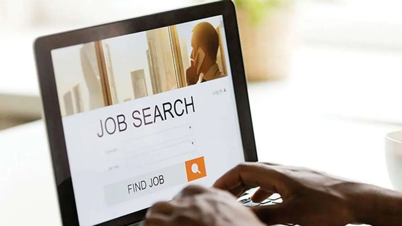 रेलवे में निकली 1033 पदों के लिए भर्ती, 10वीं पास कैंडिडेट्स को भी मौका, जानें डिटेल्स रेलवे में निकली 1033 पदों के लिए भर्ती, 10वीं पास कैंडिडेट्स को भी मौका, जानें डिटेल्स