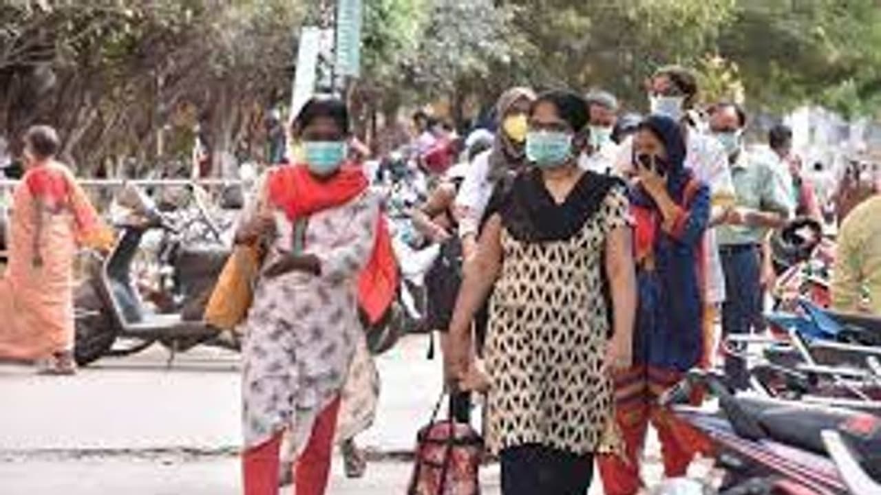 Covid Crisis: ತಮಿಳುನಾಡು, ದಿಲ್ಲಿಯಲ್ಲಿ ಮತ್ತೆ ಕಠಿಣ ನಿರ್ಬಂಧ: ಮಾಸ್ಕ್‌ ಬಳಕೆ ಕಡ್ಡಾಯ