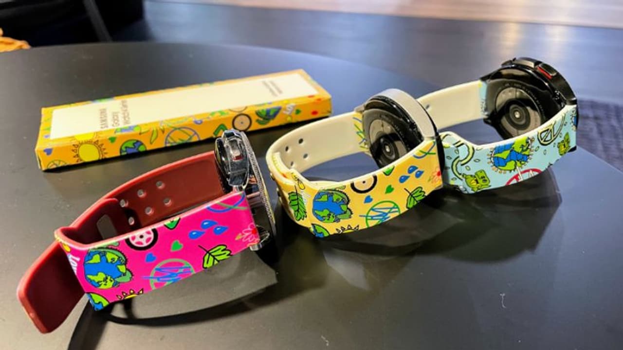 Earth Day 2022 : Samsung ने लॉन्च किया नया इको फ्रेंडली मोबाइल केस और वॉच बैंड, जाने क्या है खासियत Earth Day 2022 : Samsung ने लॉन्च किया नया इको फ्रेंडली मोबाइल केस और वॉच बैंड, जाने क्या है खासियत