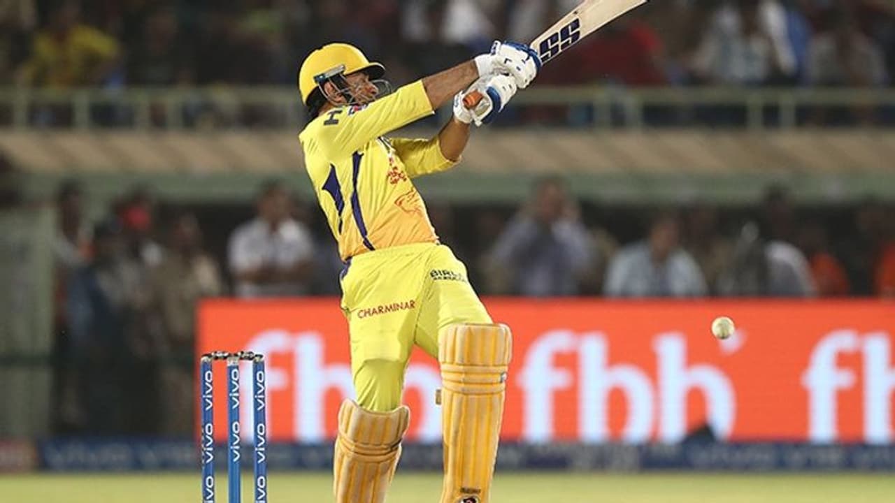 IPL 2022 : വിരാട് കോലിക്ക് കൂട്ടായി എം എസ് ധോണി; റെക്കോര്ഡ് ബുക്കില് തലയുടെ വിളയാട്ടം IPL 2022 : വിരാട് കോലിക്ക് കൂട്ടായി എം എസ് ധോണി; റെക്കോര്ഡ് ബുക്കില് തലയുടെ വിളയാട്ടം