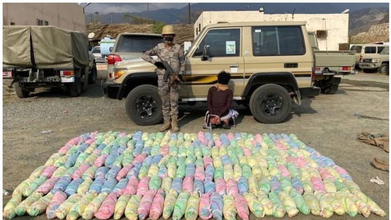  സൗദിയില്‍ വന്‍ മയക്കുമരുന്ന് വേട്ട; സുരക്ഷാസേന പിടിച്ചെടുത്തത് 700,000 ലഹരി ഗുളികകള്‍