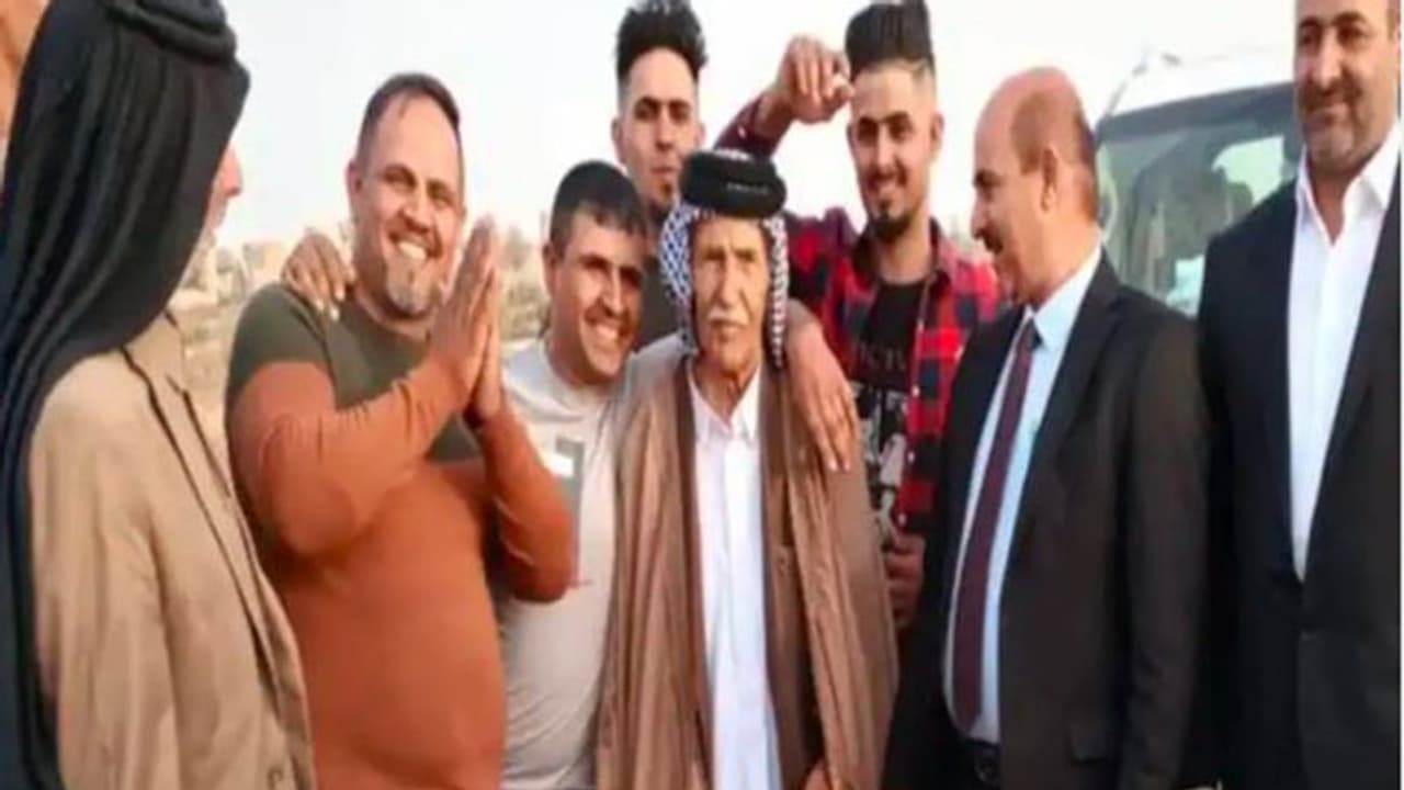 103 साल के शख्स ने बच्चे पैदा करने के लिए लड़की से की शादी, बेटे की 9 पत्नियों से 33 बच्चे 103 साल के शख्स ने बच्चे पैदा करने के लिए लड़की से की शादी, बेटे की 9 पत्नियों से 33 बच्चे