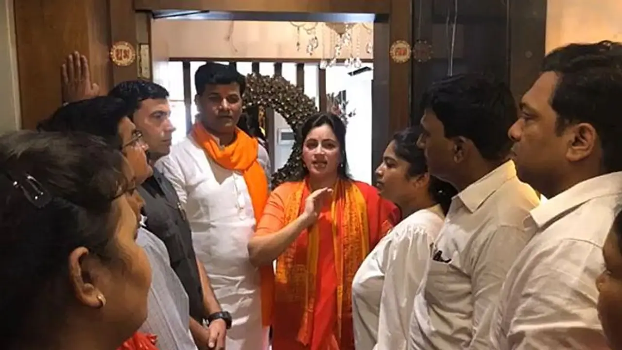 Hanuman Chalisa row: Bombay HC refuses MP MLA Rana couple plea seeking quashing of FIR 