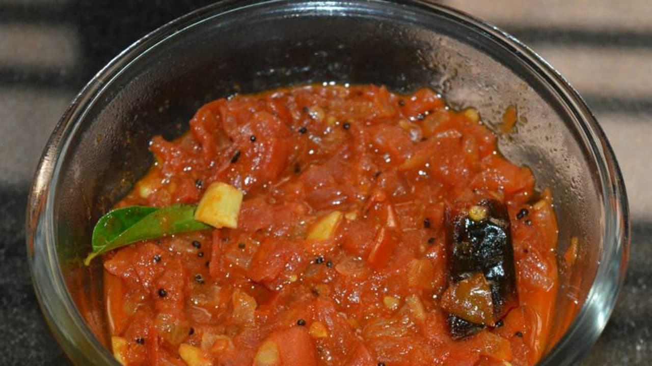 பேச்சிலர்களுக்கு... சிம்பிளான காரசாரமான சுவையில் தக்காளி குழம்பு.. ரெசிபி இதோ! பேச்சிலர்களுக்கு... சிம்பிளான காரசாரமான சுவையில் தக்காளி குழம்பு.. ரெசிபி இதோ!