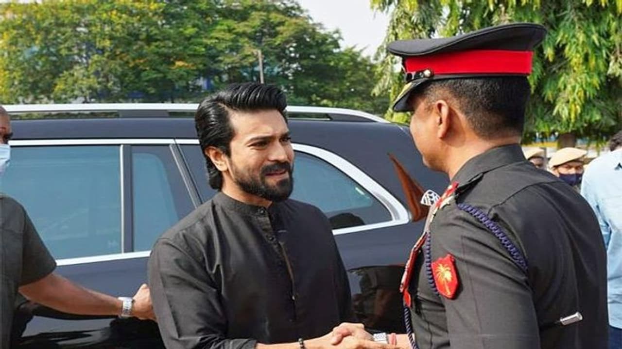 వారి త్యాగాలు మరువలేనివి, అమర జవాన్లకు నివాళి అర్పించిన మెగా పవర్ స్టార్ రామ్ చరణ్ వారి త్యాగాలు మరువలేనివి, అమర జవాన్లకు నివాళి అర్పించిన మెగా పవర్ స్టార్ రామ్ చరణ్