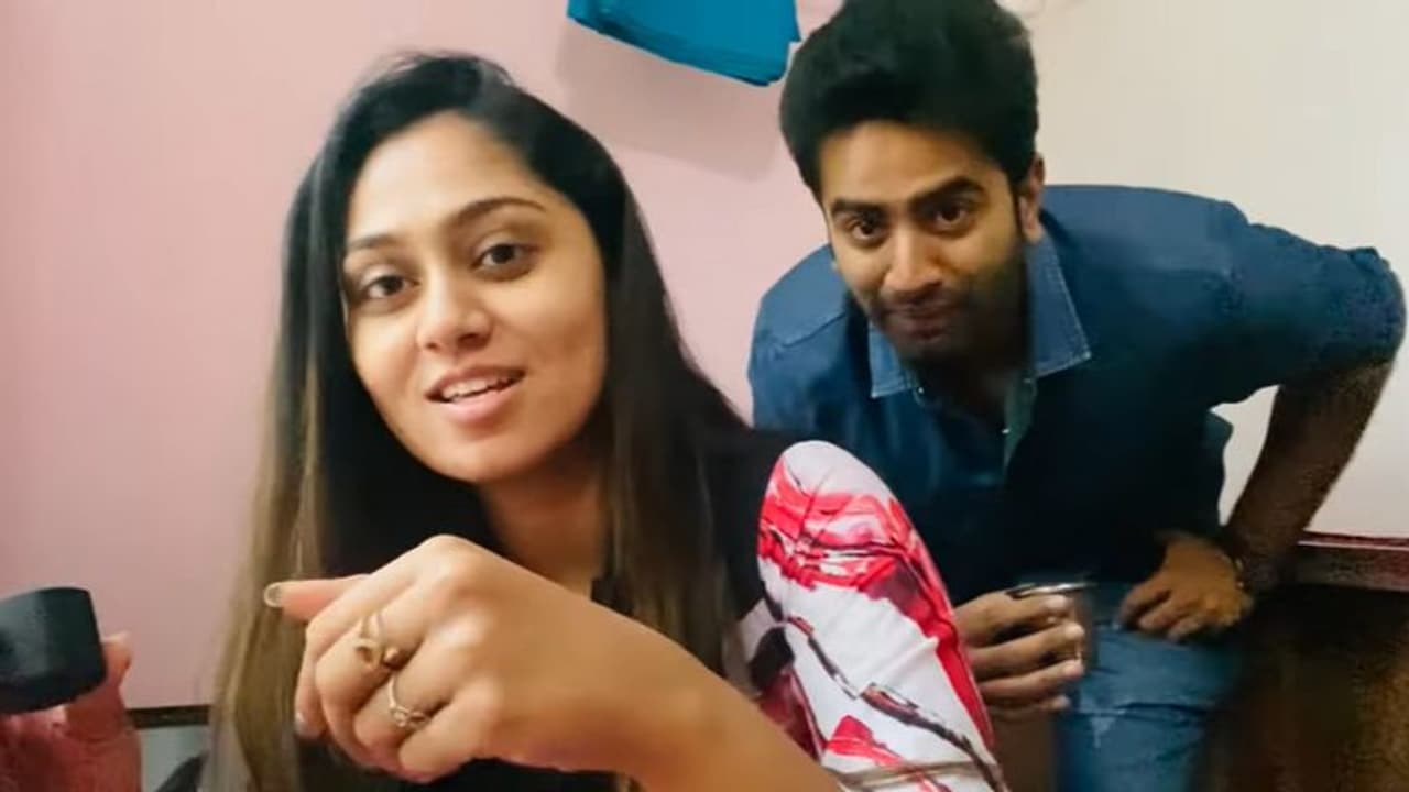 Sreethu krishnan : ശ്രീതുവിൽ നിന്ന് 'അലീന'യിലേക്കുള്ള ദൂരം; വീഡിയോ പങ്കുവച്ച് പ്രിയതാരം Sreethu krishnan : ശ്രീതുവിൽ നിന്ന് 'അലീന'യിലേക്കുള്ള ദൂരം; വീഡിയോ പങ്കുവച്ച് പ്രിയതാരം