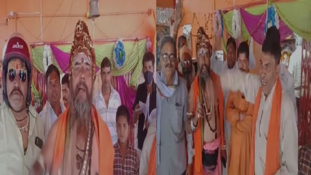 कानपुर में मंदिरों को तोड़ने का नोटिस हुआ जारी, संत समाज व बजरंग दल के कार्यकर्ताओं ने जमकर किया विरोध कानपुर में मंदिरों को तोड़ने का नोटिस हुआ जारी, संत समाज व बजरंग दल के कार्यकर्ताओं ने जमकर किया विरोध