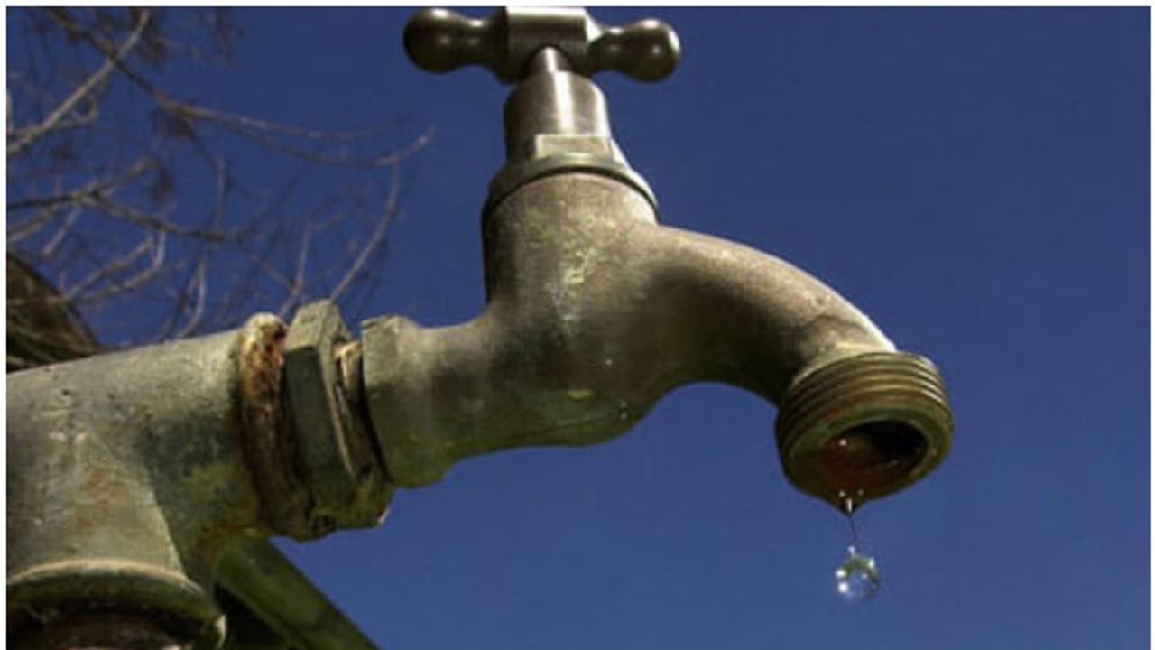 துருப்பிடித்த பாத்ரூம் பைப் 10 நிமிஷத்தில் புதுசாக மாற இத ஃபாலோ பண்ணா போதும்!