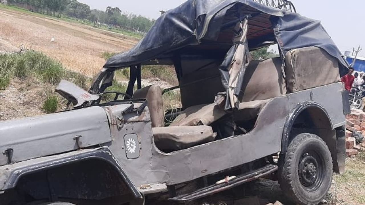 बिहार के सीवान में भयानक हदासा: मौत बनकर सामने से आया बुलडोजर, 2 महिलाओं की टूटी सांसे, दर्जनभर घायल बिहार के सीवान में भयानक हदासा: मौत बनकर सामने से आया बुलडोजर, 2 महिलाओं की टूटी सांसे, दर्जनभर घायल