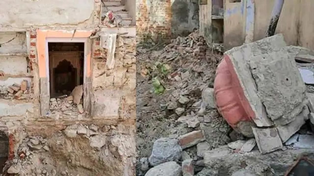 बावड़ी मंदिर केस अपडेटः नहीं थमता दिख रहा है विवाद, आरोप प्रत्यारोप का दौर जारी बावड़ी मंदिर केस अपडेटः नहीं थमता दिख रहा है विवाद, आरोप प्रत्यारोप का दौर जारी