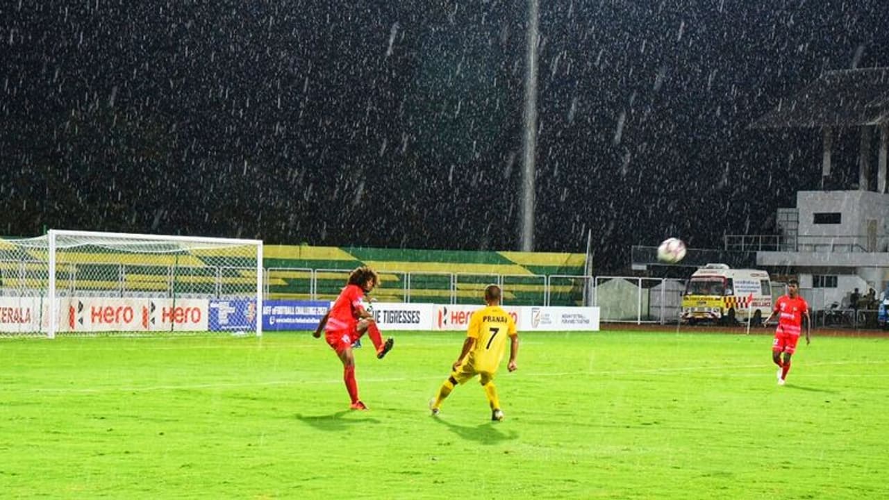 Santosh Trophy: മഴയിലും ചോരാത്ത ആവേശപ്പോരില്‍ ഗുജറാത്തിനെ വീഴ്ത്തി ഒഡീഷ