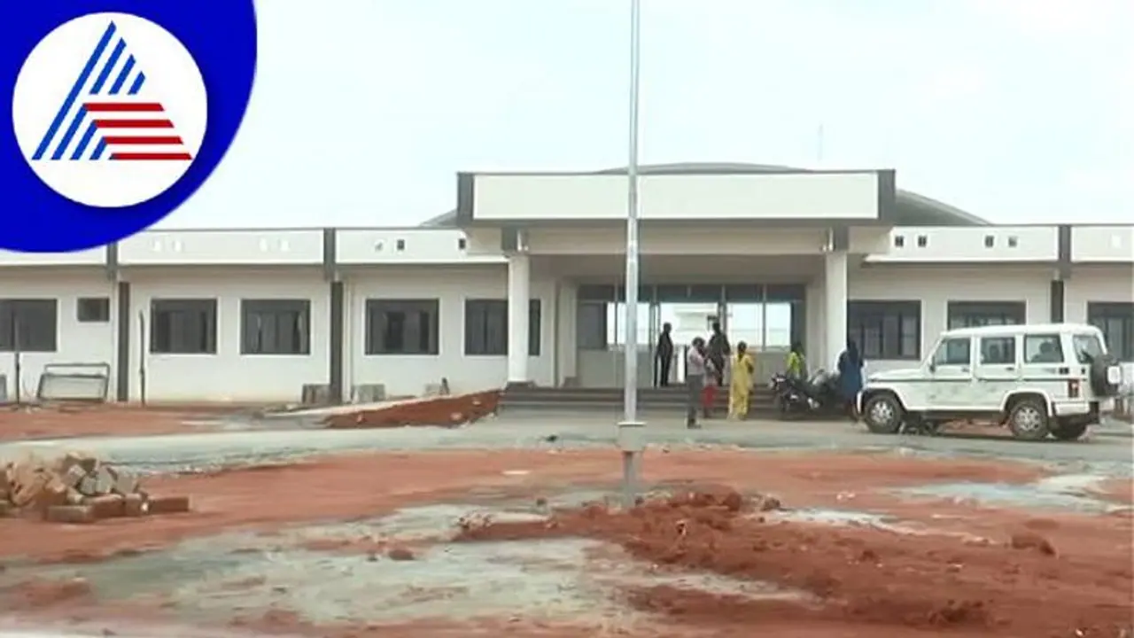 Kolar: 2017ರಲ್ಲೇ ಆರಂಭವಾದ ಶಾಲಾ ಕಾಮಗಾರಿ ಇನ್ನೂ ಮುಗಿದಿಲ್ಲ: ಮಕ್ಕಳ ಗೋಳು ಕೇಳೋರೇ ಇಲ್ಲ..! Kolar: 2017ರಲ್ಲೇ ಆರಂಭವಾದ ಶಾಲಾ ಕಾಮಗಾರಿ ಇನ್ನೂ ಮುಗಿದಿಲ್ಲ: ಮಕ್ಕಳ ಗೋಳು ಕೇಳೋರೇ ಇಲ್ಲ..!