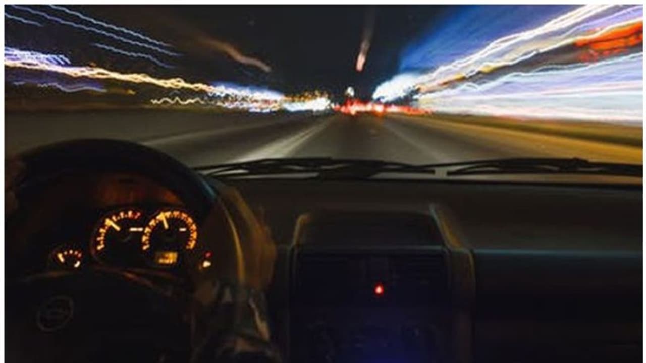 ఇక రయ్ రయ్.. హైదరాబాద్లోని అన్ని ఫ్లైఓవర్లపై స్పీడ్ లిమిట్ పెంపు ఇక రయ్ రయ్.. హైదరాబాద్లోని అన్ని ఫ్లైఓవర్లపై స్పీడ్ లిమిట్ పెంపు