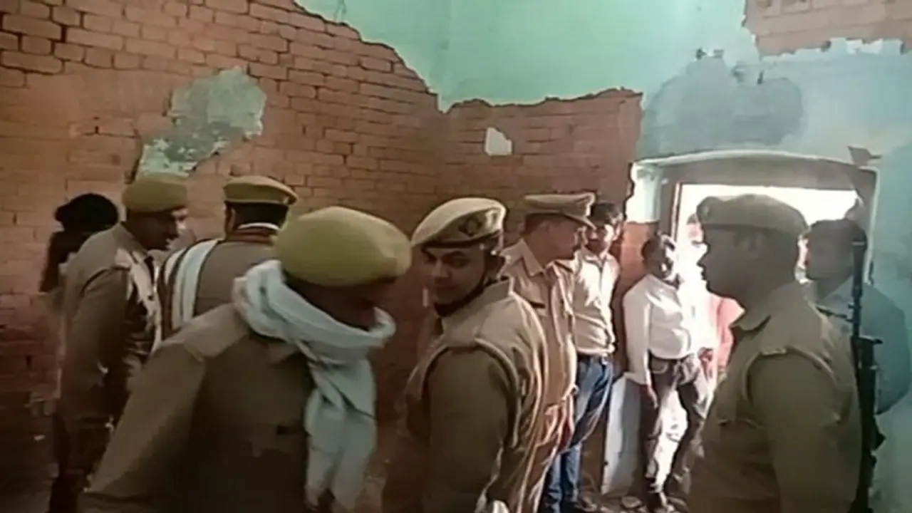 तबस्सुम और रमेश की प्रेम कहानी का हुआ दर्दनाक अंत, पूरे इलाके की घेराबंदी कर अफवाहों पर रखी जा रही है नजर तबस्सुम और रमेश की प्रेम कहानी का हुआ दर्दनाक अंत, पूरे इलाके की घेराबंदी कर अफवाहों पर रखी जा रही है नजर